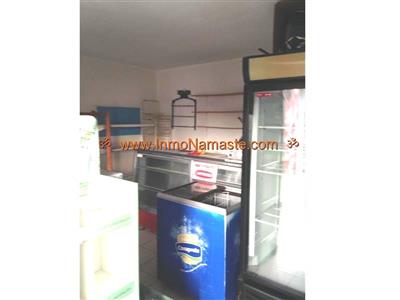 Excelente Local Comercial en Edificio Ginkgo