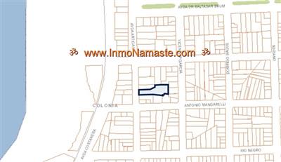 Importante Predio de 1350 m2 con Local en el centro de Colonia del Sacramento