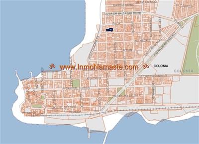 Importante Predio de 1350 m2 con Local en el centro de Colonia del Sacramento